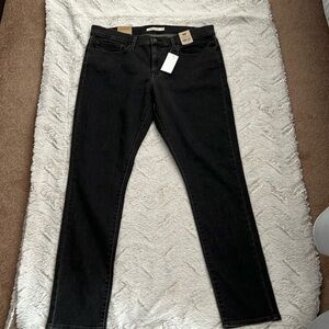 NWT Levi’s 311 Mid Rise Jeans Size 16S